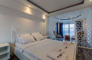 Luxurious Villa With Private Pool in Antalya