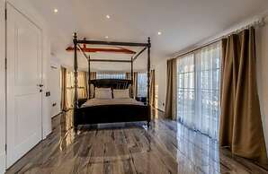 Luxurious Villa With Private Pool in Antalya