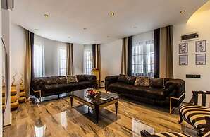 Luxurious Villa With Private Pool in Antalya