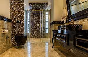 Luxurious Villa With Private Pool in Antalya