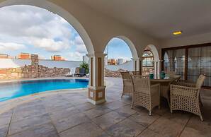 Luxurious Villa With Private Pool in Antalya