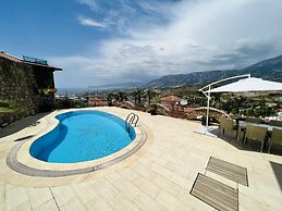 Dazzling Villa With Private Pool in Alanya