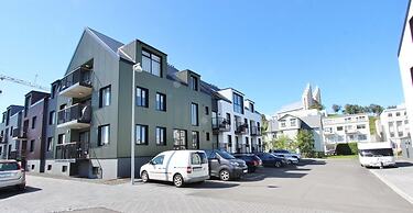 New Downtown Apartment With Free Parking