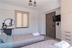 Cretan Residence With Pool