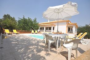 Large Country Villa With Private Pool, Vilamoura