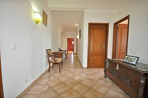 Large Country Villa With Private Pool, Vilamoura