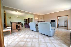 Large Country Villa With Private Pool, Vilamoura