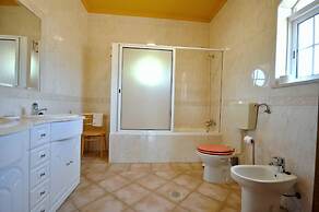 Large Country Villa With Private Pool, Vilamoura