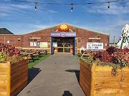 Cozy Coastal Retreat in Brean