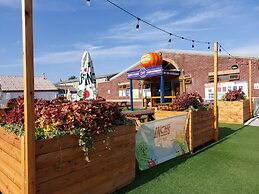 Cozy Coastal Retreat in Brean