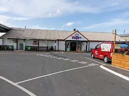 Cozy Coastal Retreat in Brean