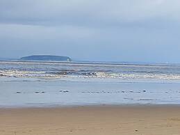 Cozy Coastal Retreat in Brean