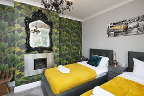 Urban Retreat Hot Tub Bar Ev Charger