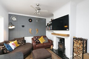 Urban Retreat Hot Tub Bar Ev Charger