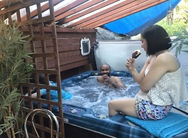 Urban Retreat Hot Tub Bar Ev Charger