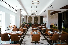 Adamas Resort & Hotel