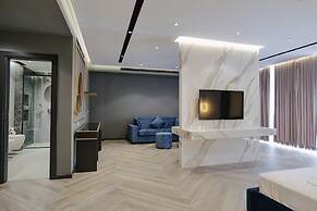 Adamas Resort & Hotel