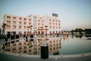 Adamas Resort & Hotel