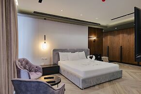 Adamas Resort & Hotel