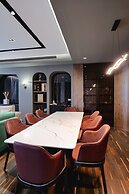 Adamas Resort & Hotel