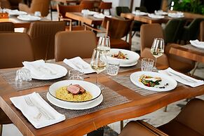 Adamas Resort & Hotel