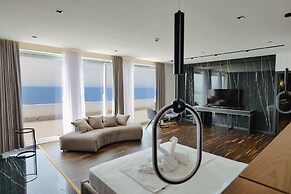 Adamas Resort & Hotel