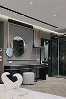 Adamas Resort & Hotel