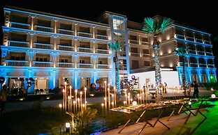 Adamas Resort & Hotel