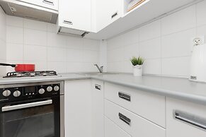 Studio Wojska Polskiego by Renters