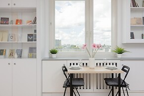 Studio Wojska Polskiego by Renters