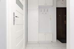 Studio Wojska Polskiego by Renters