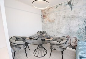 Celeste - One Bedroom Apartment - Next to Victoria Avenue and Cismigiu