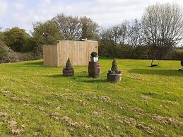 Glamping in Wiltshire in our Luxury Shepherds Hut