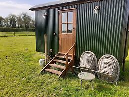 Glamping in Wiltshire in our Luxury Shepherds Hut