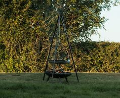 Glamping in Wiltshire in our Luxury Shepherds Hut
