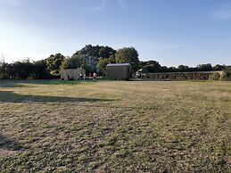 Glamping in Wiltshire in our Luxury Shepherds Hut
