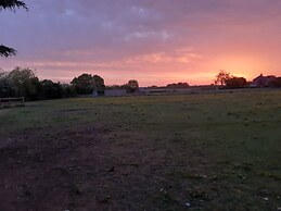 Glamping in Wiltshire in our Luxury Shepherds Hut