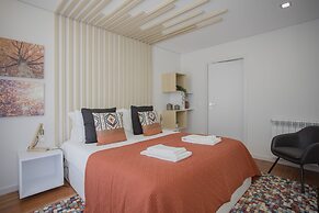 Liiiving - Luxury River View Apartment V