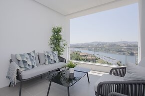 Liiiving - Luxury River View Apartment V