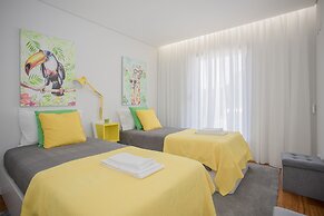 Liiiving - Luxury River View Apartment V