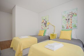 Liiiving - Luxury River View Apartment V