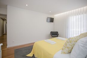 Liiiving - Luxury River View Apartment V