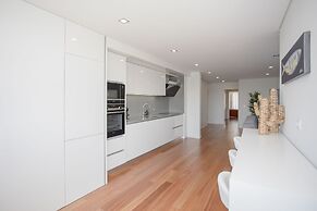 Liiiving - Luxury River View Apartment V