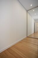 Liiiving - Luxury River View Apartment V