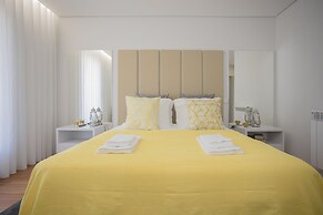 Liiiving - Luxury River View Apartment V