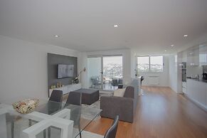 Liiiving -Luxury River View Apartment VI