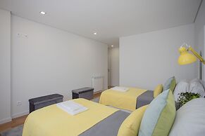 Liiiving -Luxury River View Apartment VI