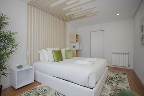 Liiiving -Luxury River View Apartment VI