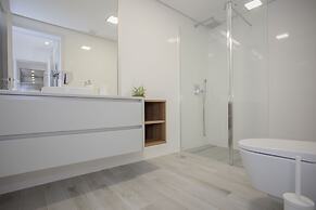 Liiiving -Luxury River View Apartment VI