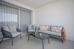 Liiiving -Luxury River View Apartment VI